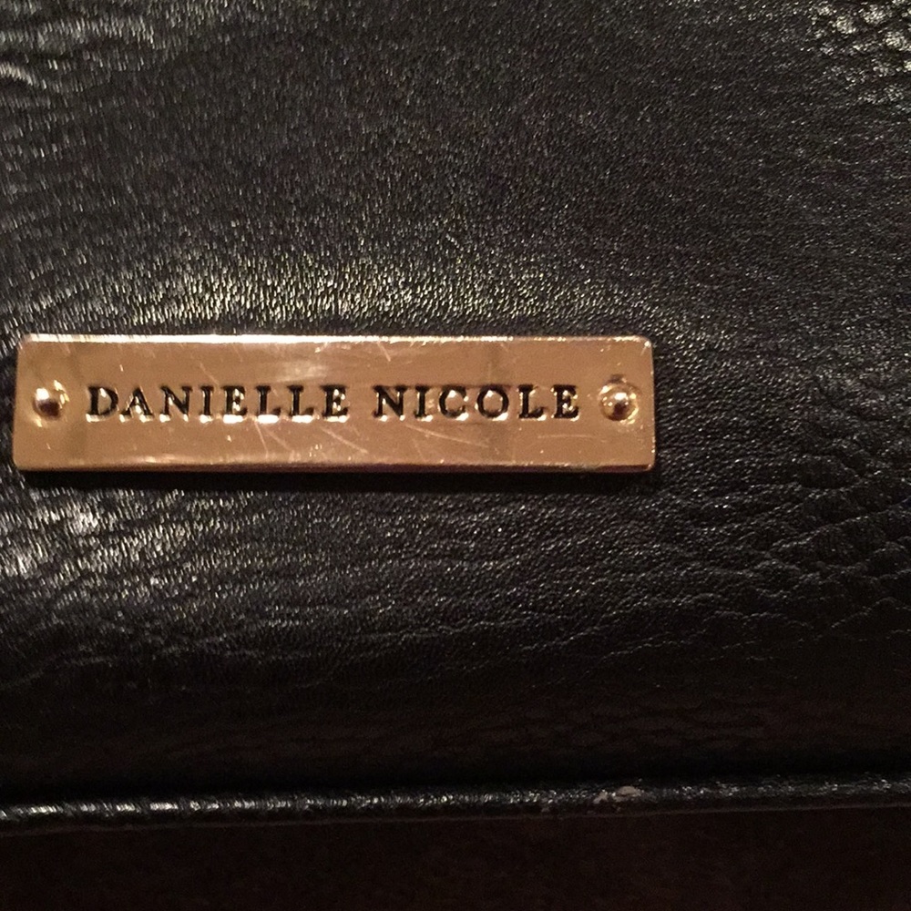 Danielle Nicole bag a stunner large mint condition - Picture 3 of 6